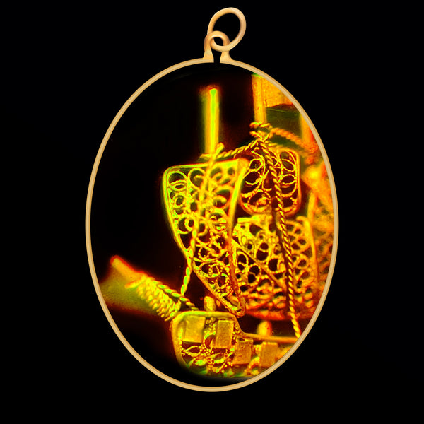 Close Up Pirate Ship (Oval)